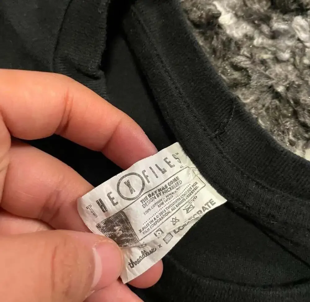 The X-Files "The Day Has Come" Alien Abduction Graphic T-Shirt - Picture 4 of 4